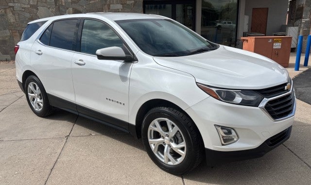 2019 Chevrolet Equinox LT in Iridescent Pearl Tricoat — front three-quarter view